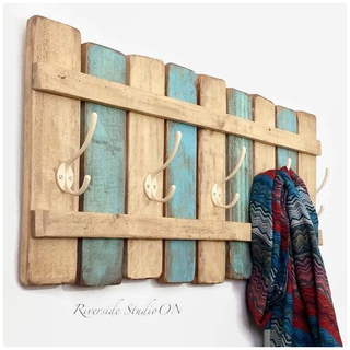Illustration for article titled 20+ Distinct Coat Racks That Will Astonish You